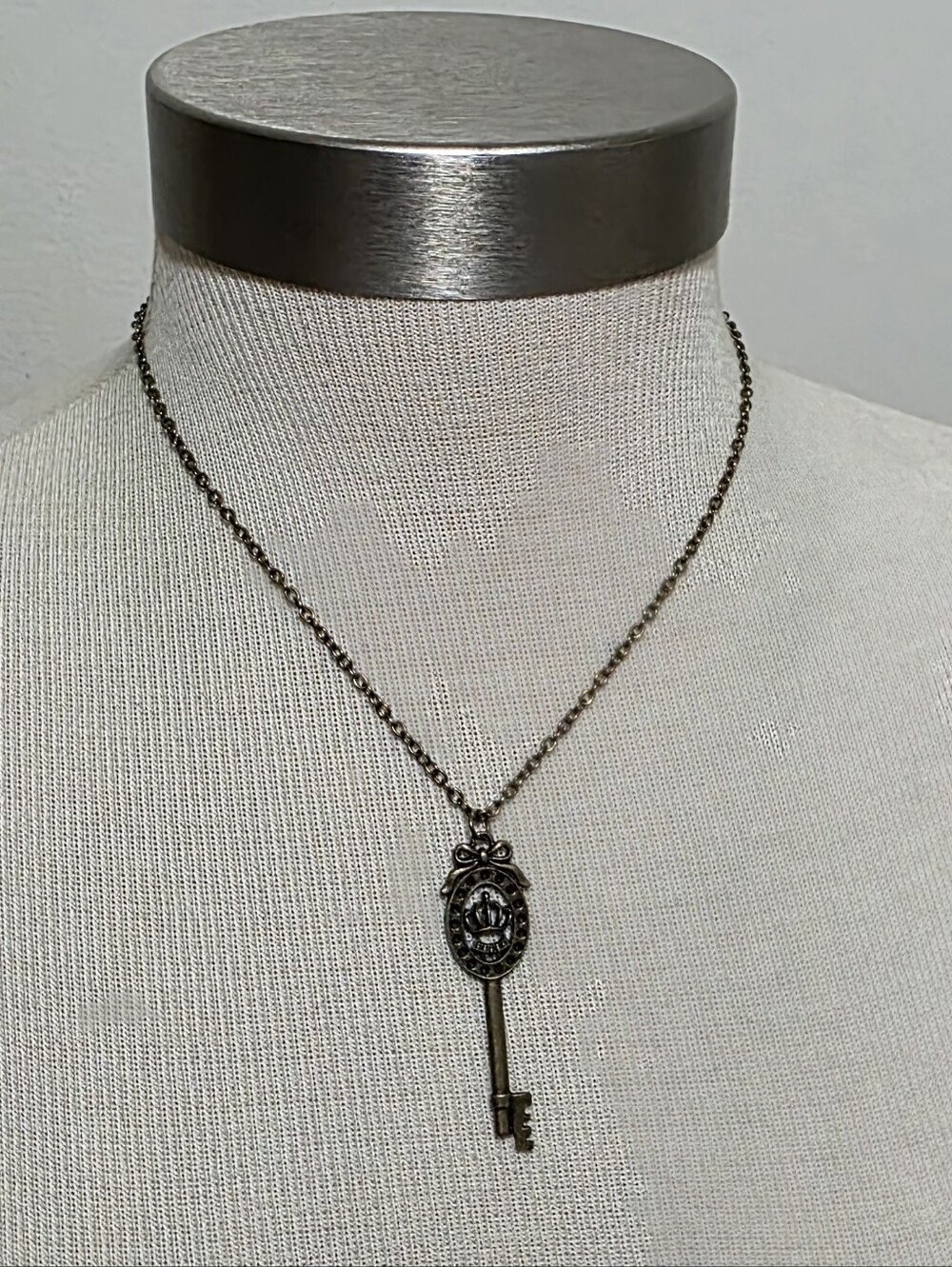 Bronze Skelaton Key Crown Pendant Necklace Steampunk Victorian
